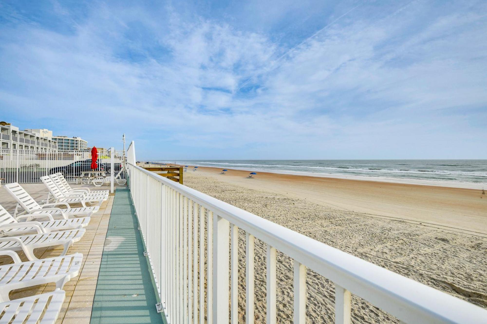 Updated Daytona Beach Oceanfront Studio! Экстерьер фото